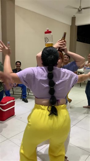 Videos de Abbi Villavicencio (@abbivv) con “Oh No - Kreepa”