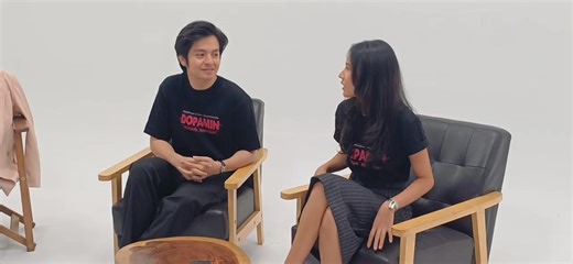"Dopamin", Jadi Film Pertama Angga Yunanda dan Shenina Setelah Menikah Pasangan artis Angga Yunanda dan Shenina Cinnamon dipersatukan dalam satu film berjudul "Dopamin" karya sutradara Teddy Soeriaatmadja. Dopamin diketahui menjadi film pertama mereka berdua setelah menikah. Bahkan, dalam film ini Angga dan Shenina didapuk menjadi pasangan suami istri. ~KN #AnggaYunanda #SheninaCinnamon #Dopamin | Kompas.com