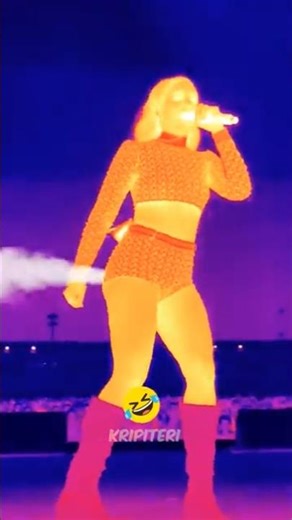 Singer caught on camera farting on stage #thermalcam #farting funnyvideo