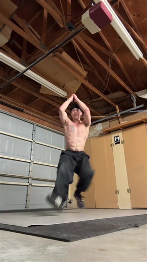 Replying to @Cauchemar hope your fish is alright 🤍 (dc: me) #dance #fyp #solo