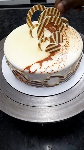 White color galze cake decoration design ideas