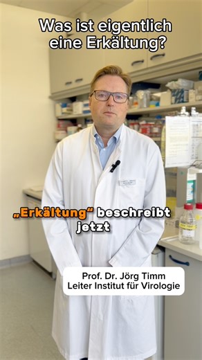 Erkältung, Grippe, grippaler Infekt, COVID, RSV. Im Moment sind wieder viele Atemwegserkrankungen im Umlauf - und mit ihnen viele Bezeichnungen und gut gemeinte Tipps. Da kann man schnell mal den Überblick verlieren. Was ist eigentlich eine „Erkältung“? Warum kommen die gerade im Winter so häufig vor und wie verbreiten sich Viren? Was kann ich tun, um mich und andere nicht anzustecken, und hilft eigentlich die Handdesinfektion? Und wie funktioniert eigentlich die verhältnismäßig neue RSV-Impfung