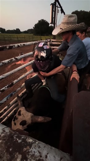 Had some fun last night #fyp #cowboyworld #100xhelmets #blessed #blessed #bullrider @Paxton Lane Apparel @CP Western @CowboyWorld @outlawgloves @TejanoBoyzHatCO