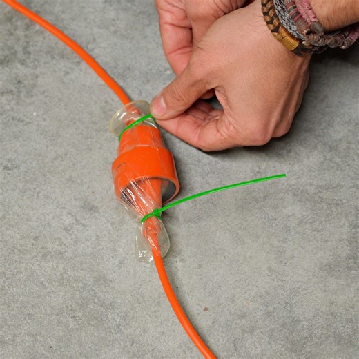 Simple hack Keeps an extension cord dry 🔌 useful DIY | 5-Minute Crafts Men