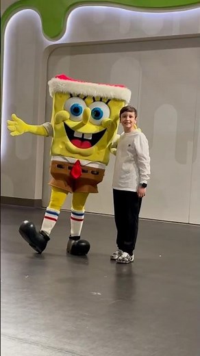 SpongeBob SquarePants Meet and Greet at Nickelodeon Universe 🧽 #spongebob #nikelodeon #fyp #fypシ゚