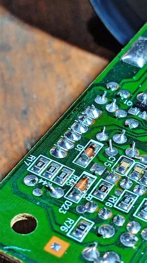81K views · 402 reactions | Smart idea #pcb #soldering #tips | Toni Sulistyo | Facebook