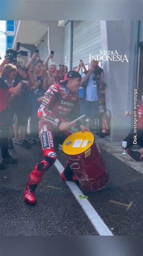 Marc Marquez Asyik Mendayung ala Viking usai Rajai Sachsenring