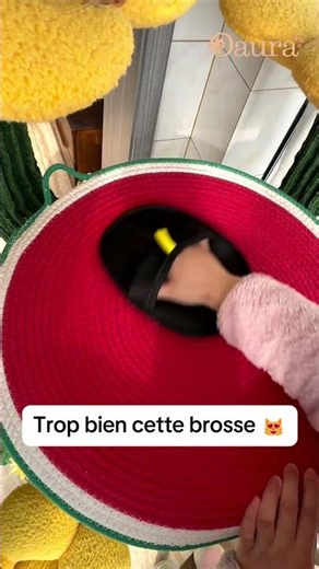 Ce gant enlève les poils pendant les câlins 😳 #cat #pets #accessoireschat
