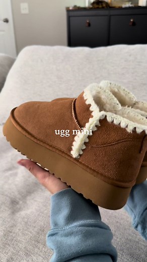 Cozy Ugg Mini Boot Dupe with Platform Stitching