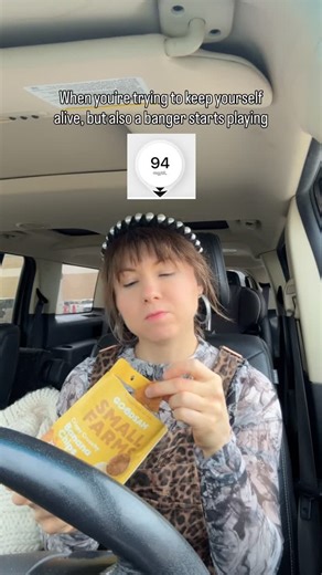 “Describe yourself as a diabetic” ⬆️ Me 😅💃🏻🪩 Side note: these banana chips from @goodsamfoods are absolutely delicious. Might be my new favorite low snack! #t1dlookslikeme #type1diabetes #type1diabetic #diabetes #t1d | Nicolebhast1d