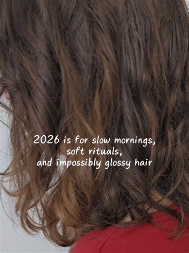 [collab] Glossy hair dream with anillO Rosy Night duo🌹 Special bundlings, discount up to 25%, and exclusive merch at www.anillobeauty.com @anillo.global #anillobeauty #anilloglobal #rosynight #veganbeauty #cleanbeauty