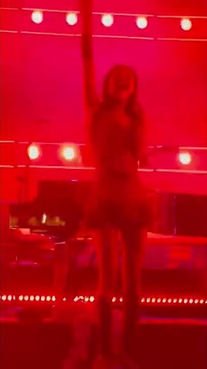 Olivia Rodrigo Performing “good 4 u” at #SOURTourIrving