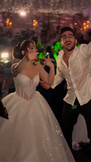 DJ/MC ALEX NYC on Instagram: "The energy on stage delivered to the dancefloor !! The Dj Band Hybrid brought to you by DJ ALEX ENTERTAINMENT! #djalexentertainment #stagelife #host #dj #theweddingdj @ilyazavo"