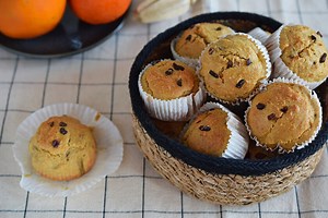 Muffins de avena y naranja con nibs de cacao: receta saludable sin azúcar añadido
