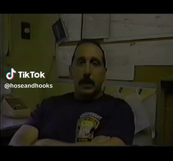 Classic box alarm footage from the House of Pain. E10 T13 DCFD #DCFD #washingtondc #boxalarm #structurefire #throwback #firefighter #fireman