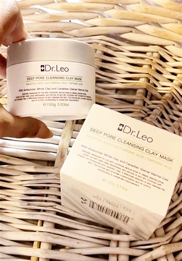 This mask is designed to help deep cleanse pores, absorb excess oil, and refine the look of texture. The white clay works to draw out impurities while leaving skin feeling smoother and refreshed. ✨ Why people love it: • Helps unclog pores • Absorbs excess oil • Supports clearer-looking skin • Multi-use 3-in-1 formula • Creamy, easy-to-apply texture I use it when my skin feels congested or after long makeup days. Apply, let it sit, rinse — and suddenly your face feels like it took a deep breath. 