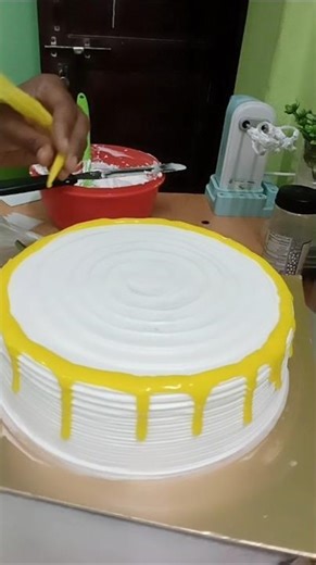 mango 🥭 flavour cake design and dripping cake #trending