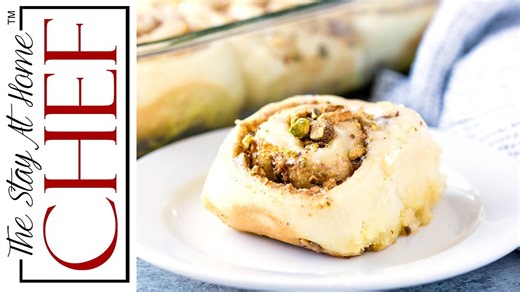 Baklava cinnamon rolls