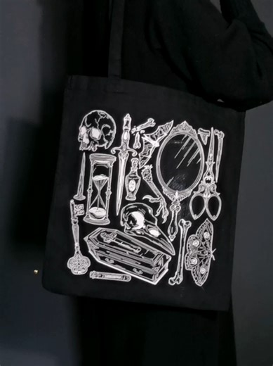 I couldn’t find a tote bag that fits my gothic vampire aesthetic… so we made one. For dark outfits, romantic souls & alternative fashion lovers. 🖤🦇 #vampiregoth #gothstyle #DarkAesthetic #gothicaesthetic #gothfashion