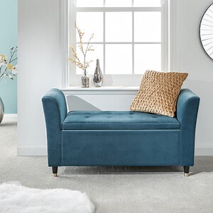 Genoa Window Seat