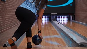 Whether you're navigating tricky conditions or looking for a dependable all-around performer, the Road Warrior™ steps up with advanced A.I. Core technology, fusing tradition with innovation for ultimate versatility. https://www.stormbowling.com/road-warrior-bbmvwr12 | Storm Bowling