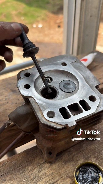 Valve Lapping Technique🔥✅ #skur #mekaniktiktok #tipsandtricks #foryoupage