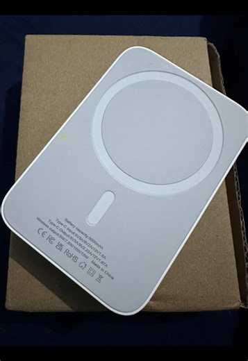 Magnetic Wireless Power Bank with LED Display 🔋 Fast charging. Sleek design. Reliable performance #TechEssentials #PortablePower #WirelessCharging #PowerBank #ChargingOnTheGo