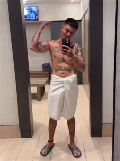 Recopilación de Jd Pantoja morboso, sucio, puerco, asqueroso, debería dedicarse a ser actor porno, enseñar su cuerpo, no andar de pendejo, lo único rico que tiene, solo serviría para ser scort el pendejo 🥵#porno #gay #morboso #morbo #men #hot