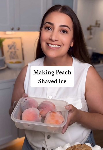 Is it just me or am I seeing peaches everywhere this summer? #momlife #momsandsaughter #momsoftiktok #snacktime #thingsmydaughtermakesmedo #daughterandfriendinamw