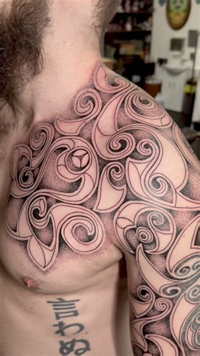 Here’s what we got done the last time @knobzkerr_art visited from France. 🇫🇷 We began with Iron Age Celtic patterns a few years ago. Since then, my understanding of Celtic La Tène has progressed a lot, so I pumped as much of my knowledge into the design as I could while still staying true to the original concept. To the untrained eye, La Tène can look like a psychedelic dream, or oil in water. But as a craftsman, I knew there had to be a rigid rule system. This may suck the fun out of it for s