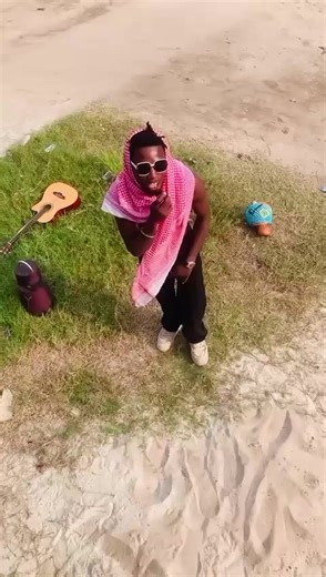 Wow 🤩 this one of the best gospel artist you can come across on TT this week 🔥🔥🔥 my bro @bee large giving some vibez 🔥