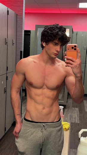 Romulus (@romulus.2005)’s video of the offspring alien romulus