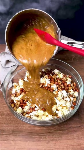 Cracker Jacks Style Caramel Corn - I Tested Baking Soda in the Caramel - Here's What Happened.