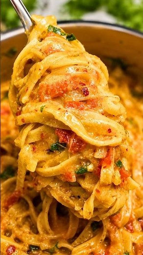 One Pan Zucchini Tomato Pasta