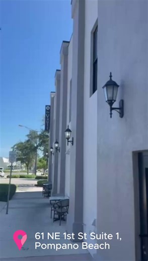 #SmallBizSaturday with The Vault, Old Town’s newest gem! This speakeasy-style gastropub is serving up handcrafted cocktails, elevated eats, and an unforgettable vibe right in the heart of Pompano. Whether you’re dropping in for happy hour or making it a dinner destination, The Vault at Old Town Pompano is the place to be for great flavors and even greater memories. 📍 61 NE 1st St, Suite 1, Old Town Pompano Beach 🍸 Crafted cocktails. 🍴 Flavor-forward dishes. 🎶 Atmosphere unlocked. 📸 Mike Sto