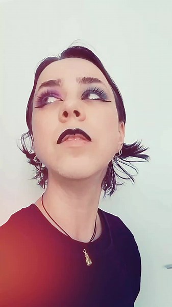 Brissy Space Alien (@brissy.space.alien)’s videos with Somebody To Love - Remastered 2011 - Queen