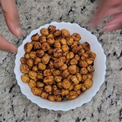 Crunchy & crispy chickpeas/ Oven roasted healthy high protein Crispy & crunchy chickpeas