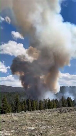 🔥 Sawlog Fire Update – May 8, 2025 🔥 Crews are making progress on the Sawlog Fire, now 20% contained. The fire remains at 1,412 acres, with 173 personnel assigned and increased air and ground support on scene. The cause remains under investigation. 👏 Thank you to the crews, partners, and neighbors working together to protect lives and land, and showcasing our Montana values and strength in real time. Yesterday, infrared flights helped locate hot spots, and firefighters continued mop-up along 