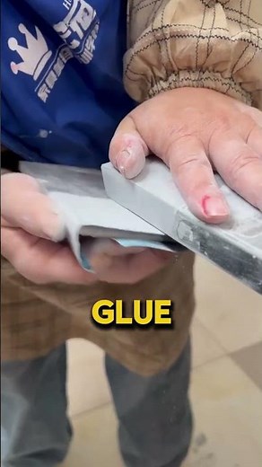 Here’s How to Easily Restore Any Wooden Table With Simple Tools