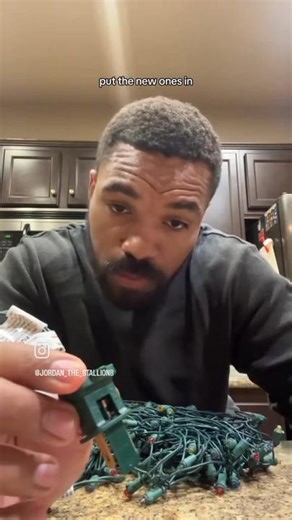 #christmaslights #tip #fuse #fix #lights #tommyrandompost #viraltiktok #tiktok #jordanhowlett #christmas