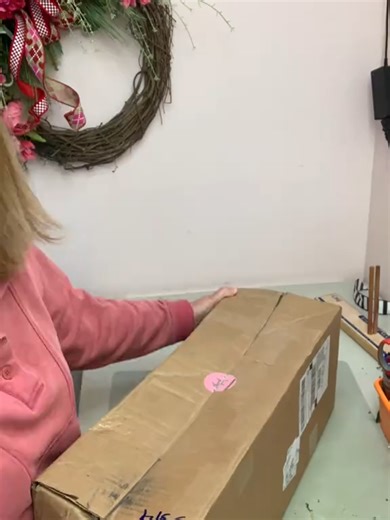 Where to shop for wreath supplies @TCT Crafts of course! Florals Ribbon Containers Greenery Focal Items I am WOW'd every time I get a shipment from @tctcrafts !! Melissa is exceptional in her choice and use of quality materials! There is a clear difference when working and creating with material from TCT Crafts. You should definitely be grabbing design supplies from her well stocked shop. Let me know what you find! I promise you will NOT be disappointed. #wreath #wreathmaker #wreathmaking #sprin