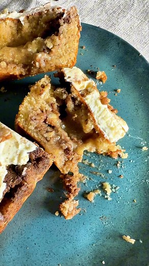 Keto pecan pie pound cake! 🔥 Free & printable recipe is below! 🔥👇👇👇👇 | Family On Keto