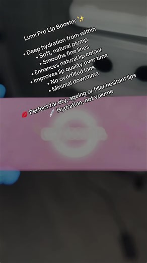 Lumi Pro Lip Booster: Naturally Enhanced Hydration
