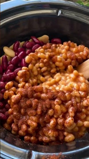 Grandma Foyann's Famous Baked Beans Recipe | Easy Summer Side Dish 😋