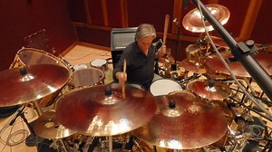 “It’s Clear” tracking footage from Styx’s new Circling From Above”, which was recorded at Blackbird Studios in Nashville. I filmed everything, so what you are seeing and hearing is what’s on the record. We hope you enjoy the song…(drums begin at 0:29) | Todd Sucherman
