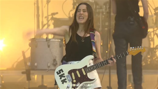 In support of their new album "I quit," HAIM is on tour across the country through early October! Tour dates and ticket info: https://www.haimofficial.com/tour/ Purchase the indie exclusive vinyl version of "I quit" via shop.therecordexchange.com (direct link below) for pickup or shipping worldwide: https://shop.therecordexchange.com/UPC/198029092714 AEG AEG Presents | The Record Exchange