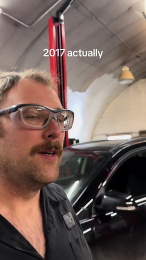 2017 Chevrolet Traverse no start issue. Foubd the rear side detection modules causing the no start. #chevrolettraverse #chevrolet #mechanicsoftiktok #automotive #mechanictok #fyp #foryourpage #mechaniclife #autoshop #automotivetechnician #autotech #nostart #dataline