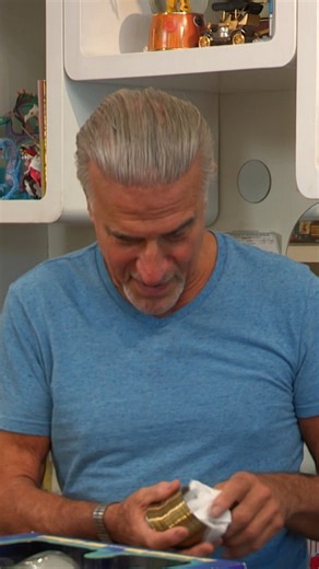 🙋‍♂️🙋‍♀️ Raise your hand if you had a Slinky growing up! 🐶 But did you know about the Slinky Dog? 📺 Watch Storage Wars. Tonight at 6/5c on DEFY. #StorageWars #Slinky #RetroToys #DEFY | DEFY TV Network