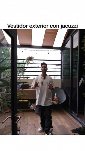 CASA de YOUTUBER - HOUSE TOUR Increíble REMODELACIÓN Estilo INDUSTRIAL, Obras Ajenas | @DebRyanShow ¡Bienvenidos a un emocionante recorrido por la impresionante casa de Rayito en nuestro canal! En este video, te llevaremos a un viaje fascinante a través de su sorprendente departamento con un diseño industrial y un estilo neoyorquino único, con cautivadores toques negros y acogedores elementos de madera que le dan a este espacio su encanto distintivo. Rayito ha llevado a cabo una increíble remode