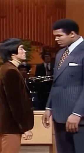 Ali: “This Footwork Doesn’t Exist in Boxing” 😳